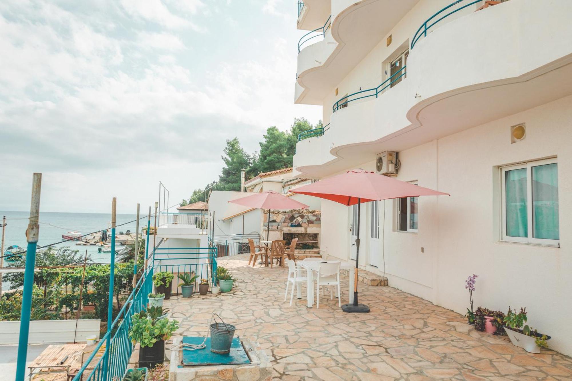 Rooms By The Sea Himare Exterior foto